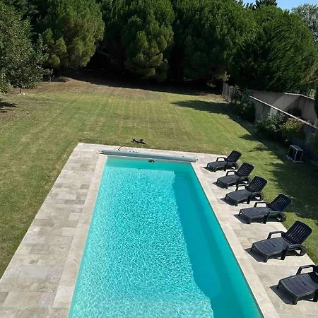 Spacieuse Avec Piscine Privée Proche De La Oléron Le Château-dʼOléron